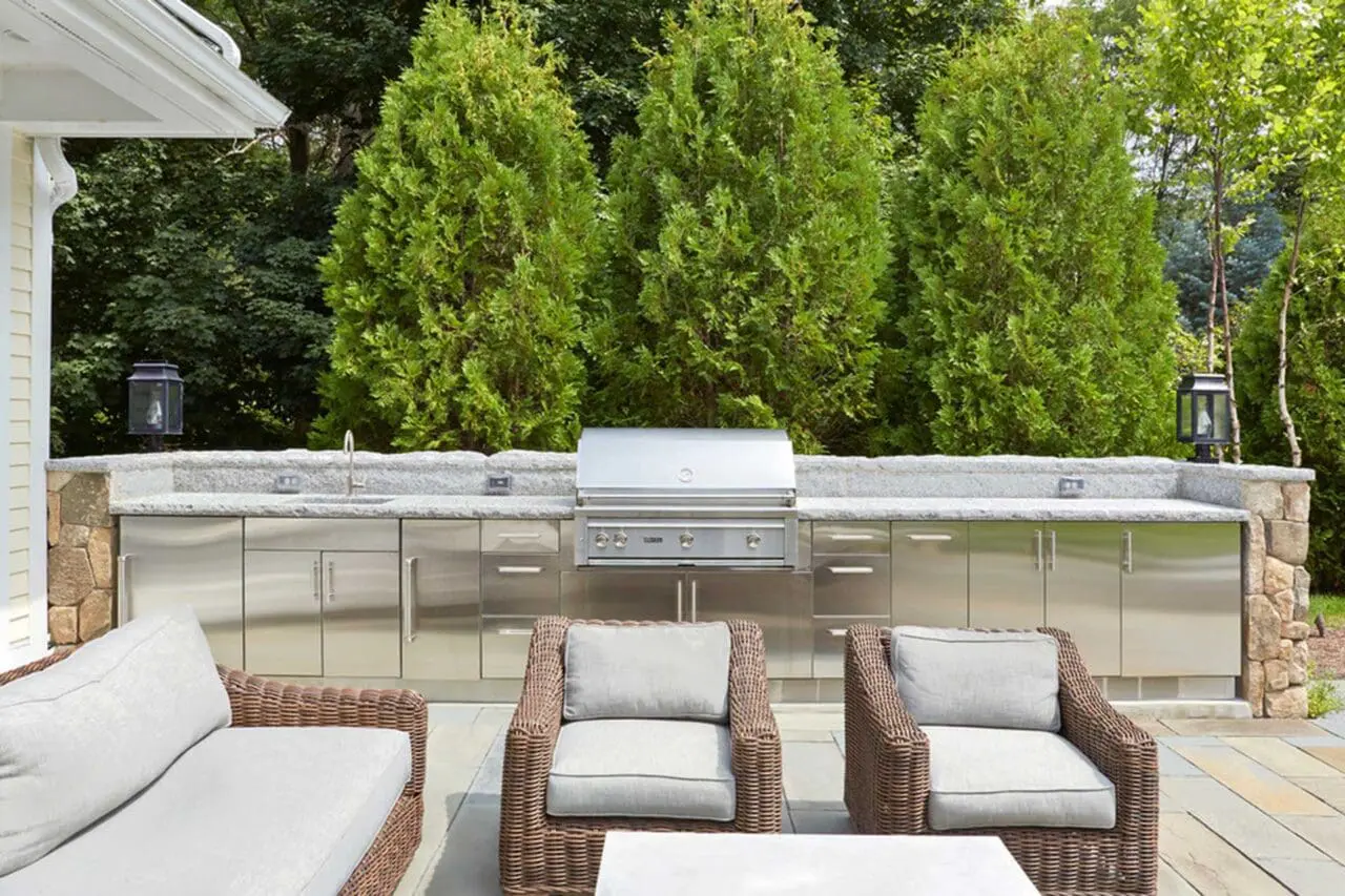 With its streamlined single-wall layout, this outdoor kitchen delivers a modern, linear approach to cooking and entertaining.